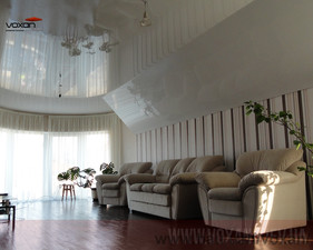 Глянцевый натяжной потолок &mdash; Voxan 